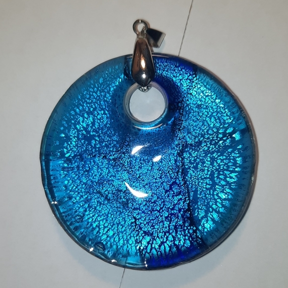 Gorgeous glass pendant - Picture 2 of 2